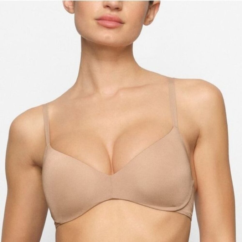 SKIMS NWT Wireless T-Shirt Bra in Mica Lightly Lined Womens 40H